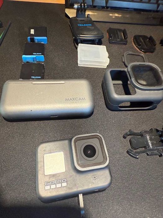 GoPro Hero 8 Black + Sporo Akcesoriów (Duzy Zestaw) - Black Friday