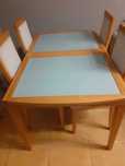 Mesa de jantar e quatro cadeiras NOVA BAIXA DE PREÇO  500 €