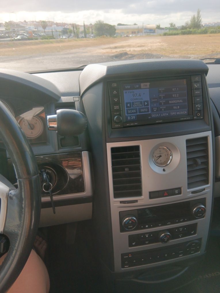 Chrysler Grand Voyager 2010 poucos km