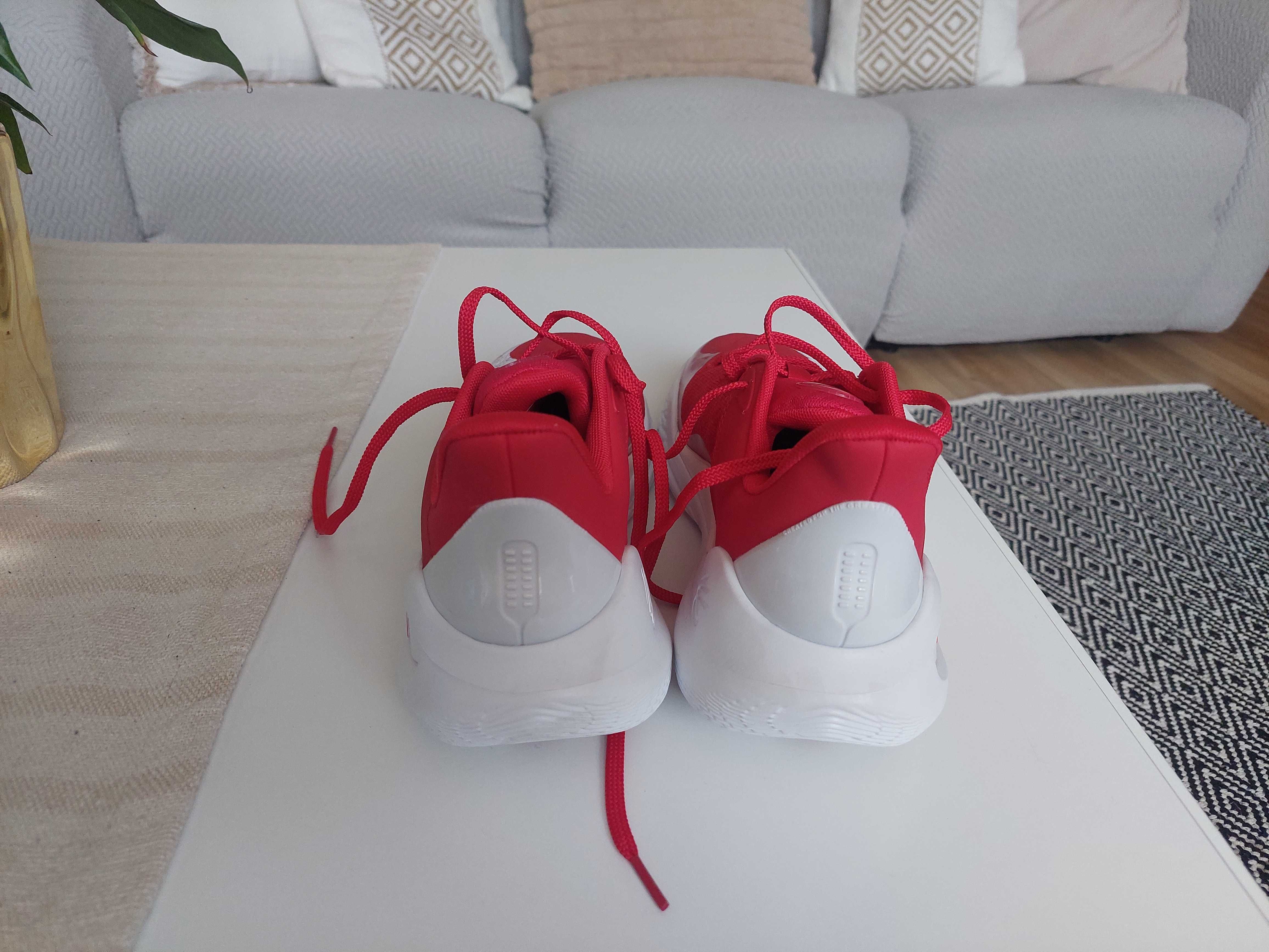 Buty do koszykówki Under Armour Curry 11 Team - czerwone/białe