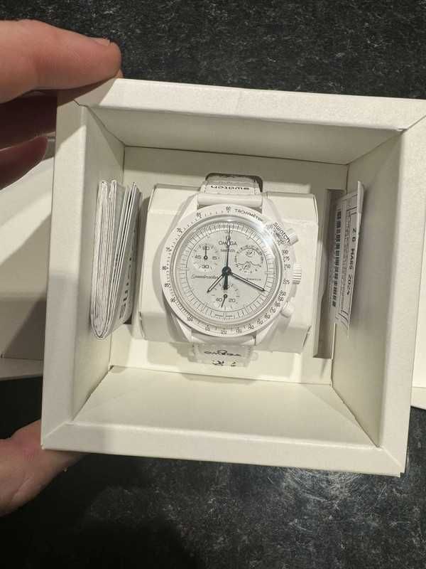 Snoopy x Omega Swatch SO33W700 Biały Model