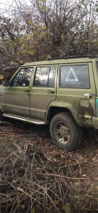 Джип Гранд Широкі дуже проходиме авто на передок пацанам