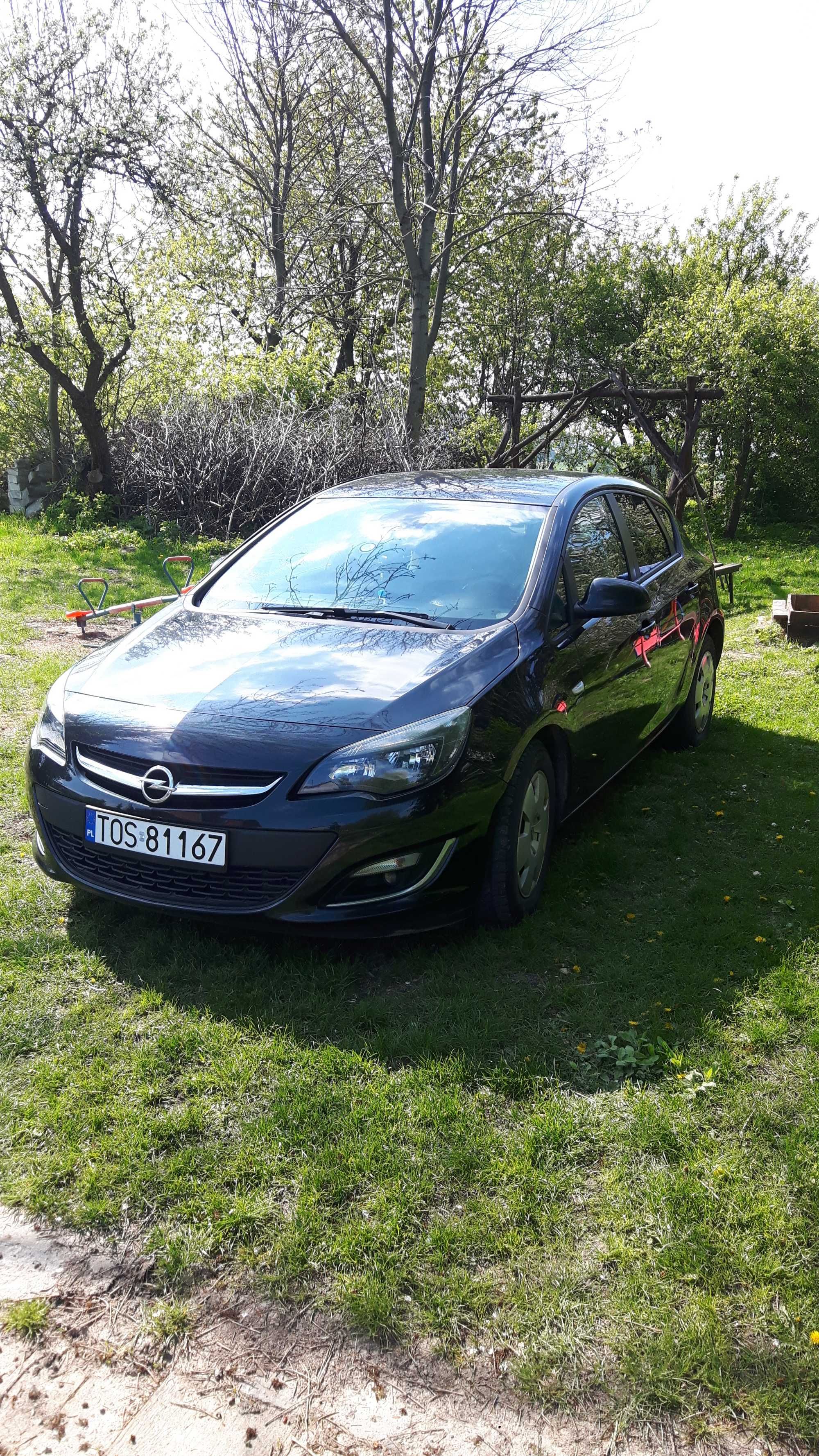 Opel Astra  2013