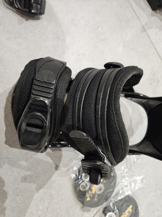 Wiązania snowboardowe S/M Option Contact