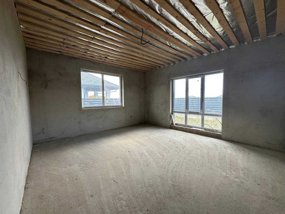 Продам американку з гаражем на ділянці 5 сот