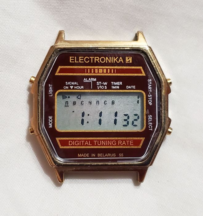 Продам часы Электроника в жёлтом корпусе на ходу марка  периода ссср
