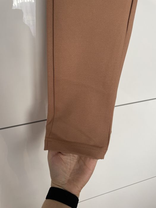 Nowe spodnie dresowe Polskiej firmy Magnes, rozmiar S/M małe L