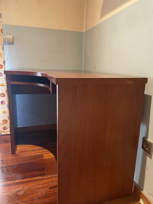 Secretária de madeira