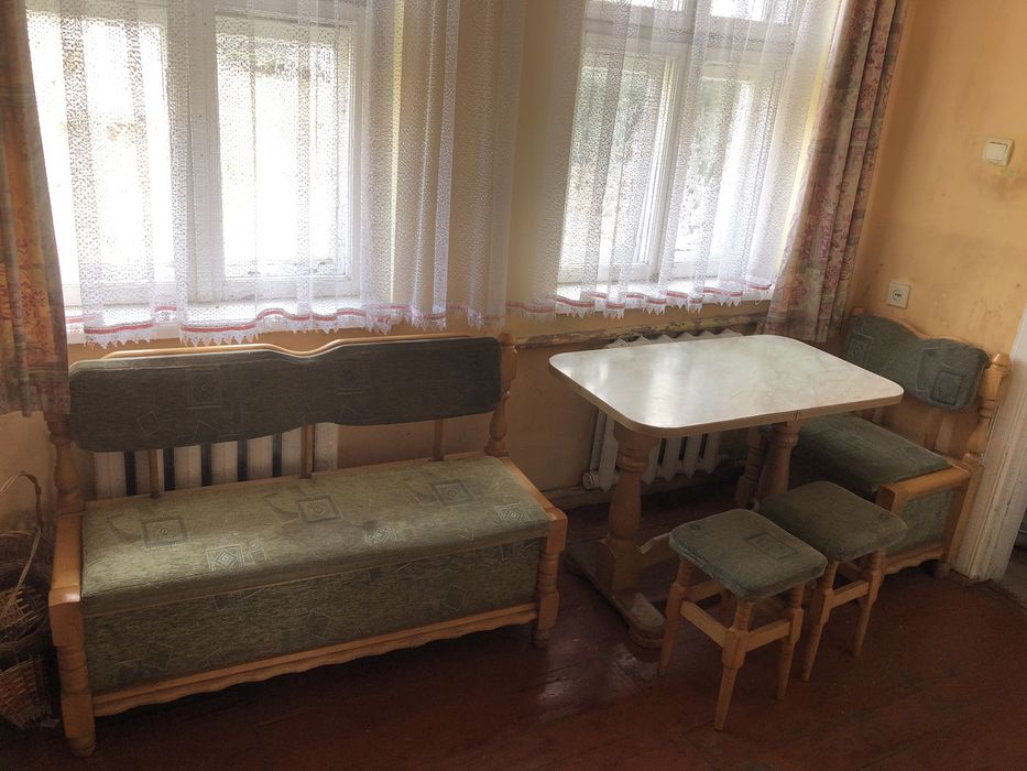 Кухонний куток деревяний стіл стол 2 табуретки кухонні меблі