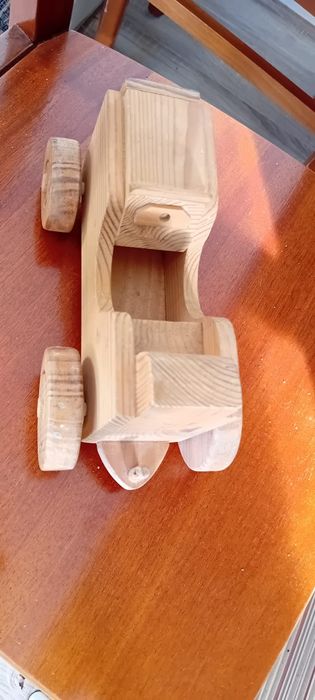 Carro de madeira - brinquedos antigos