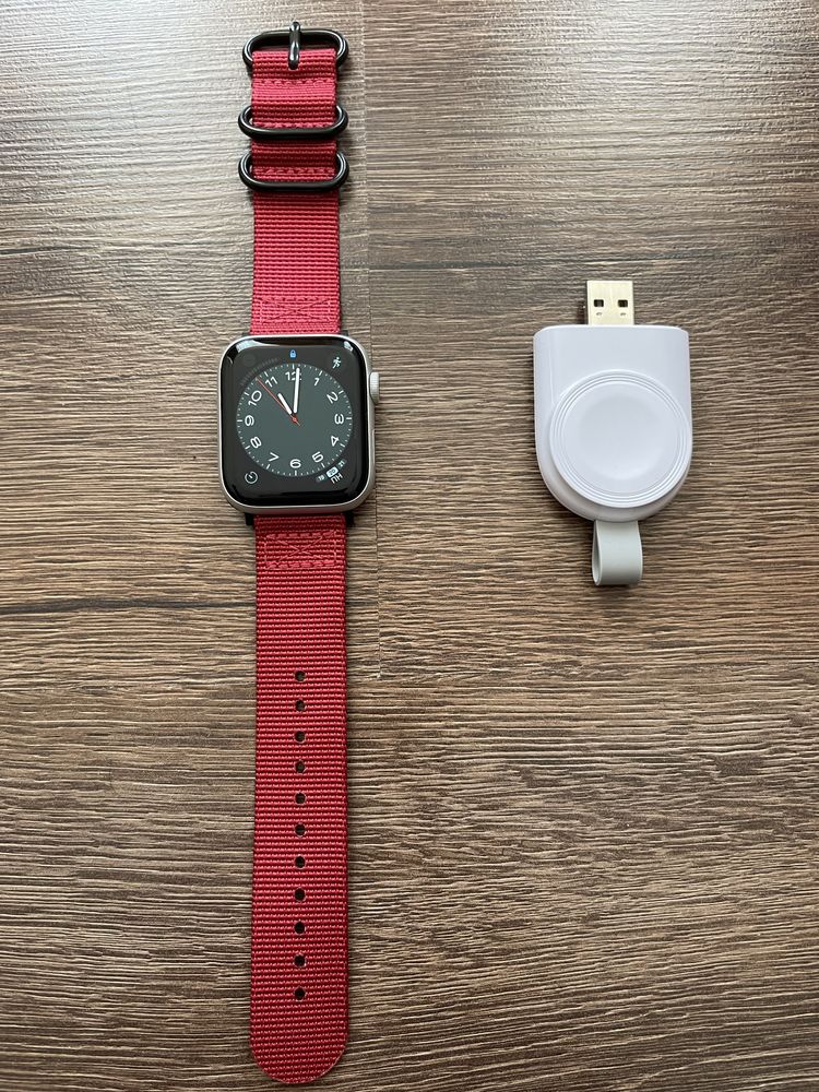 Apple Watch 5-44mm Silver