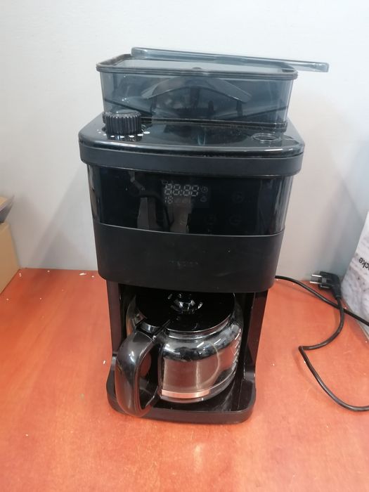 Ekspres do kawy przelewowy z młynkiem
