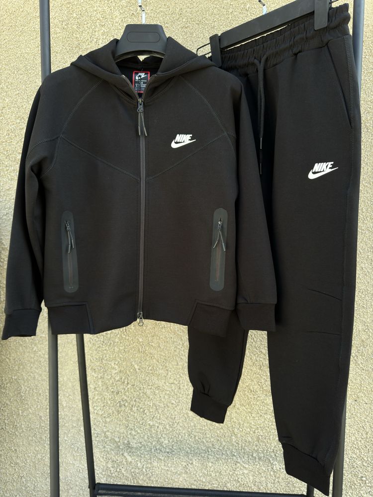 Подросковый Nike Tech Fleece р140-176