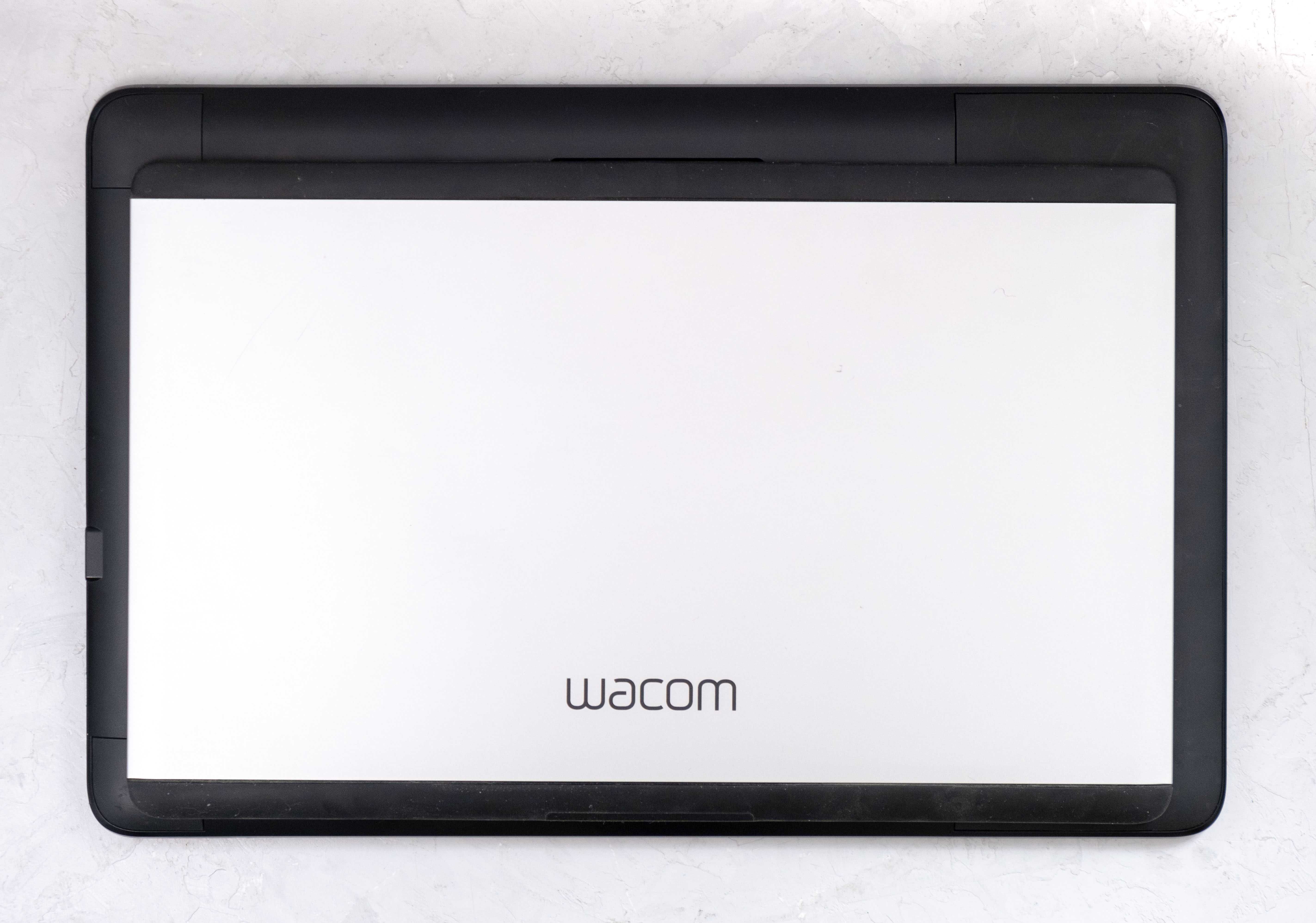 Графічний планшет монітор Wacom Cintiq 13HD (DTK-1300)