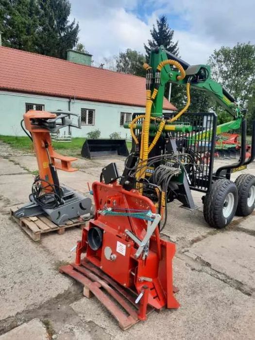 Przyczepa leśna Kellfri 8 ton z żurawiem HDS 6,3m - odkładany HDS - TROL, Wyciągarka leśna do drewna KR4 - 4 tony WIRAX, Pomarol Chwytak do zrywki drewna hydrauliczny CHD100 / CHD110 - kleszcze do drewna, Rębak do drewna, trocina, zrębka  do drzewa HDS z