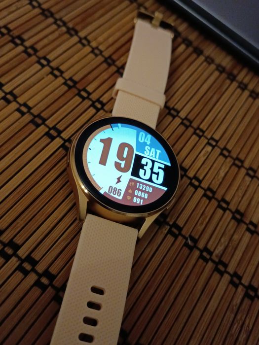 Smartwatch damski - jak nowy!