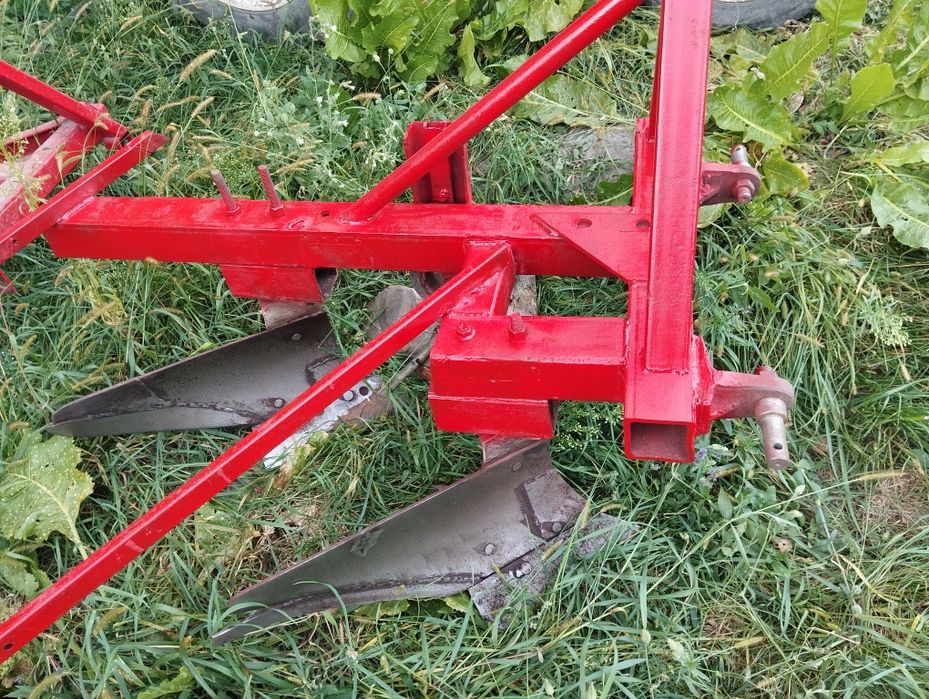 Продам двокорпусний плуг