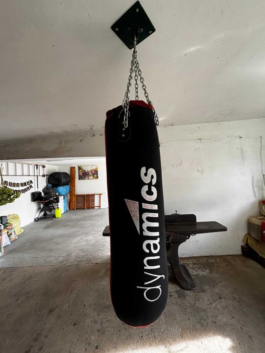 Worek treningowy- bokserski z zestawem mocującym.