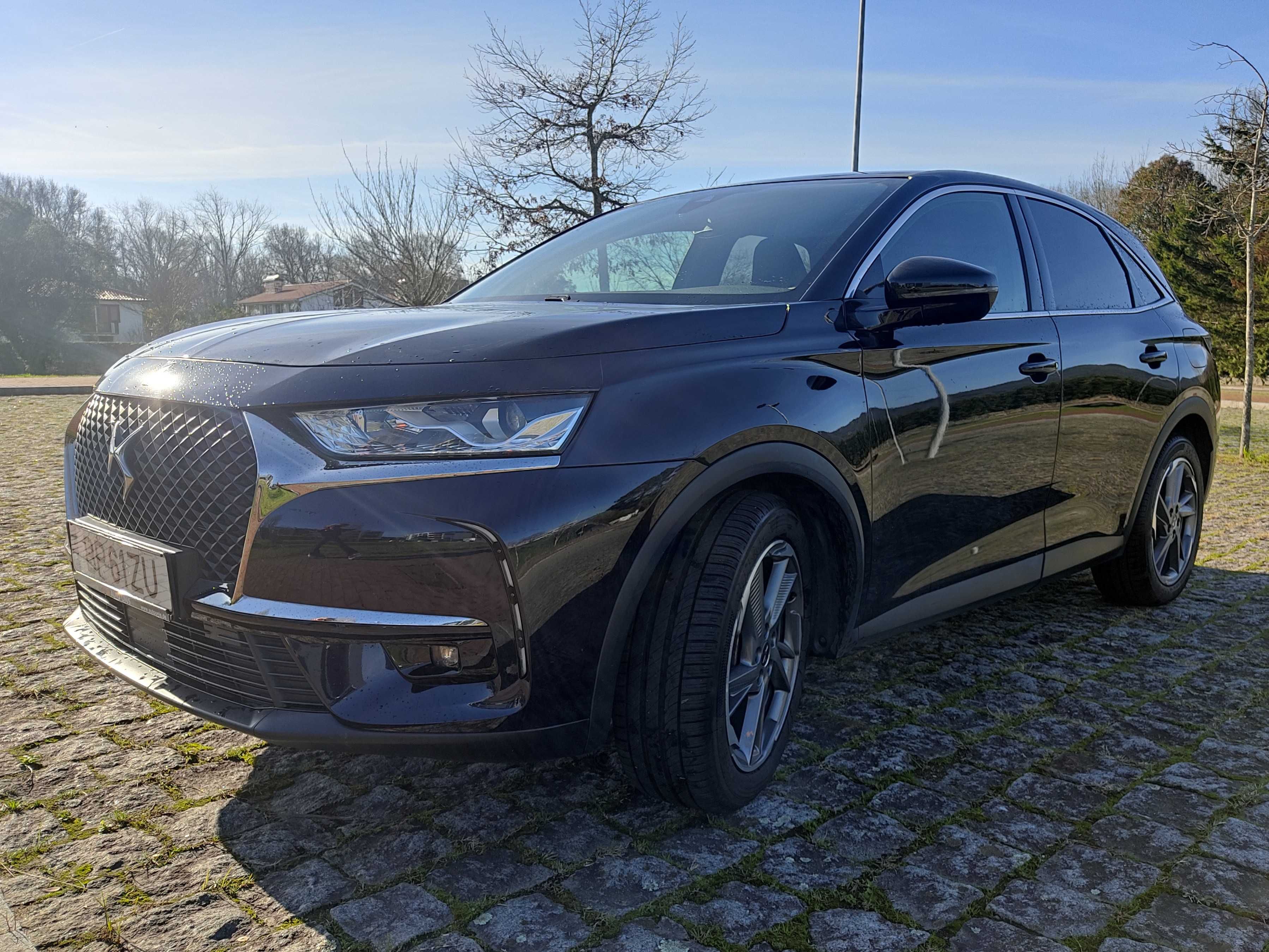 DS7 PHEV. Rigorosamente impecável.