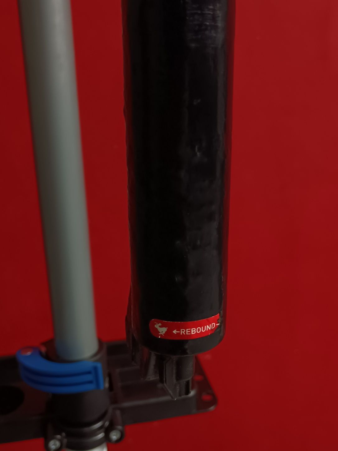 Suspensão bicicleta BTT RockShox Dart 2 C/Bloqueio e Ajuste de Firmeza