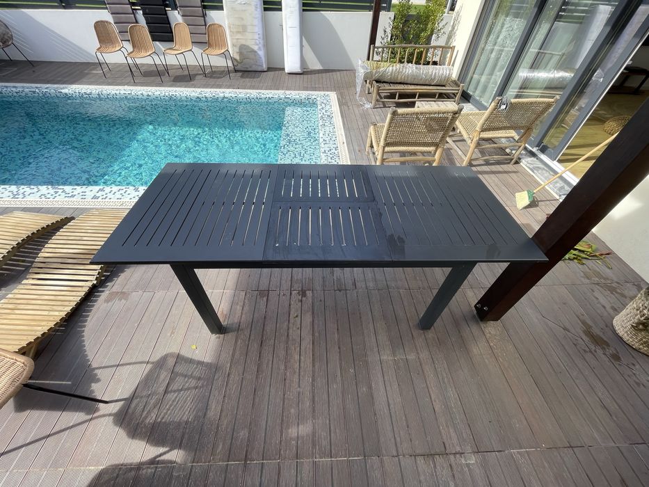 Mesa de exterior em aluminio