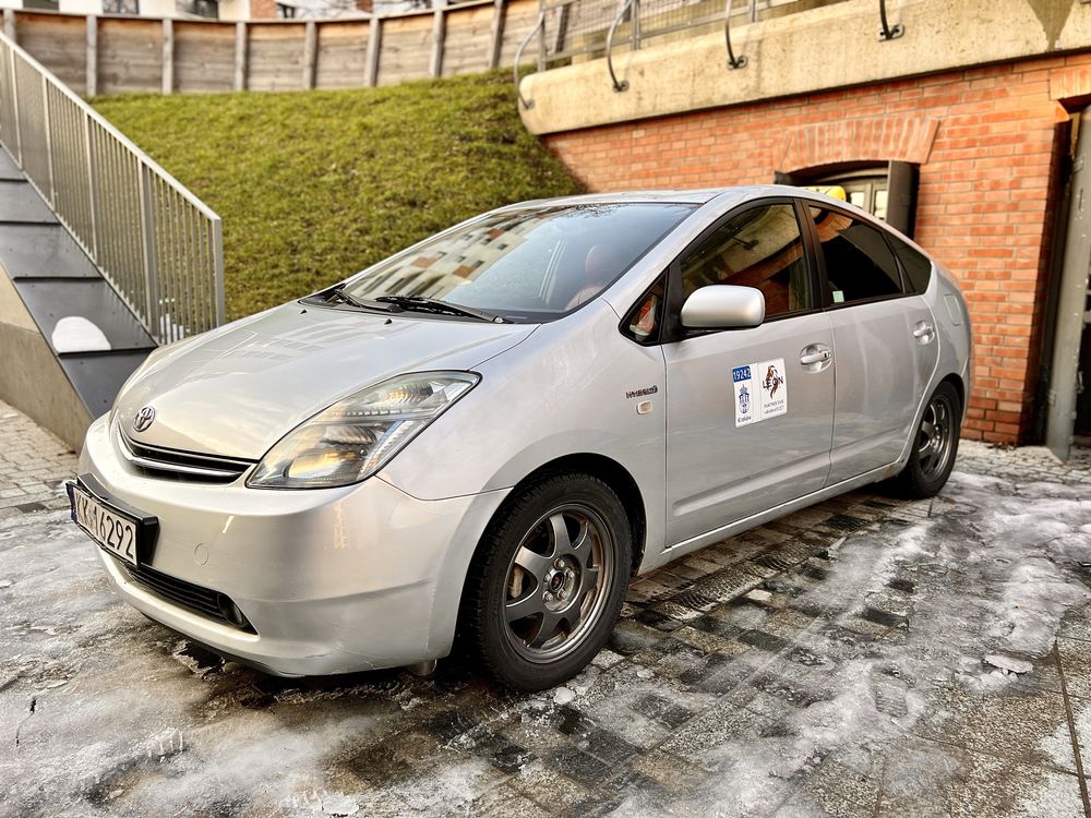 Samochod do Wynajęcia Wynajem Aut pod dostawę cele osobiste Prius