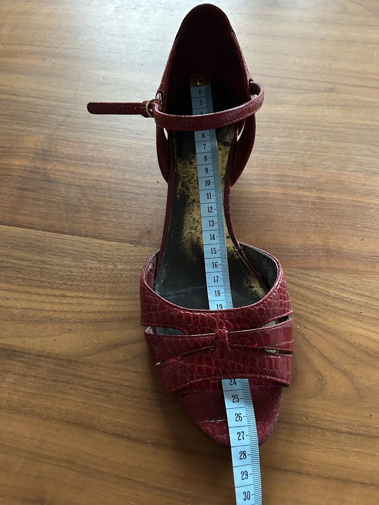 Circa Joan&David czerwone sandaly na 4 cm obcasie