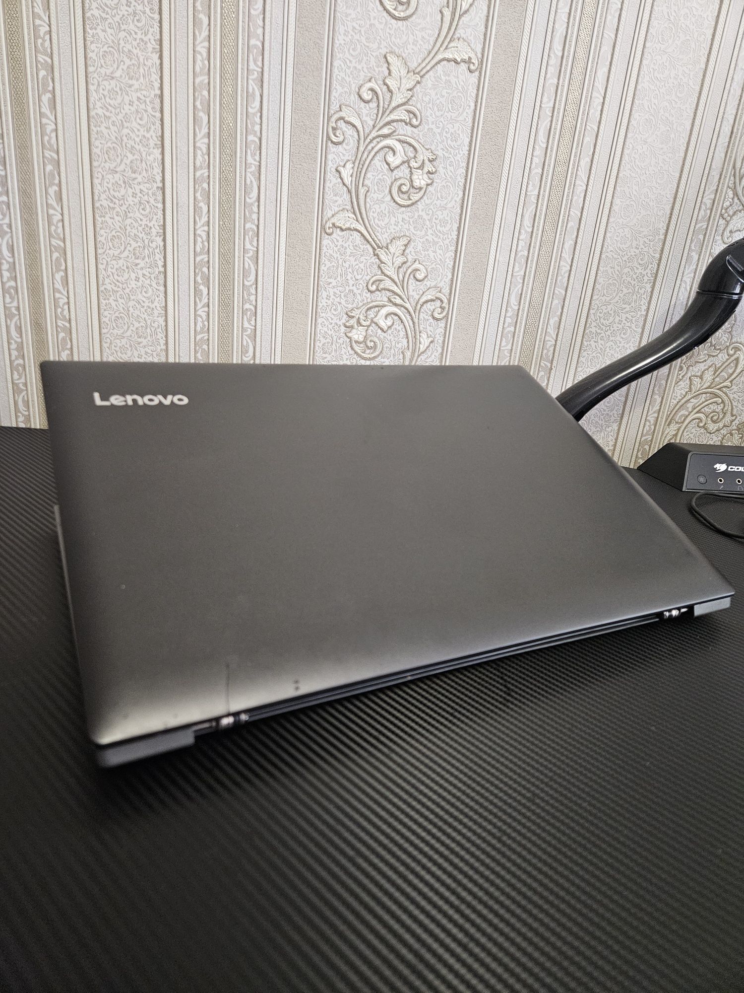 Lenovo 17.3" i5 8250U | 8gb DDR4 | Geforce MX150 2gb | 256gb nvME, 033
