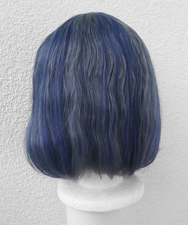 Niebieska peruka z przedziałkiem bez grzywki bob krótka cosplay wig