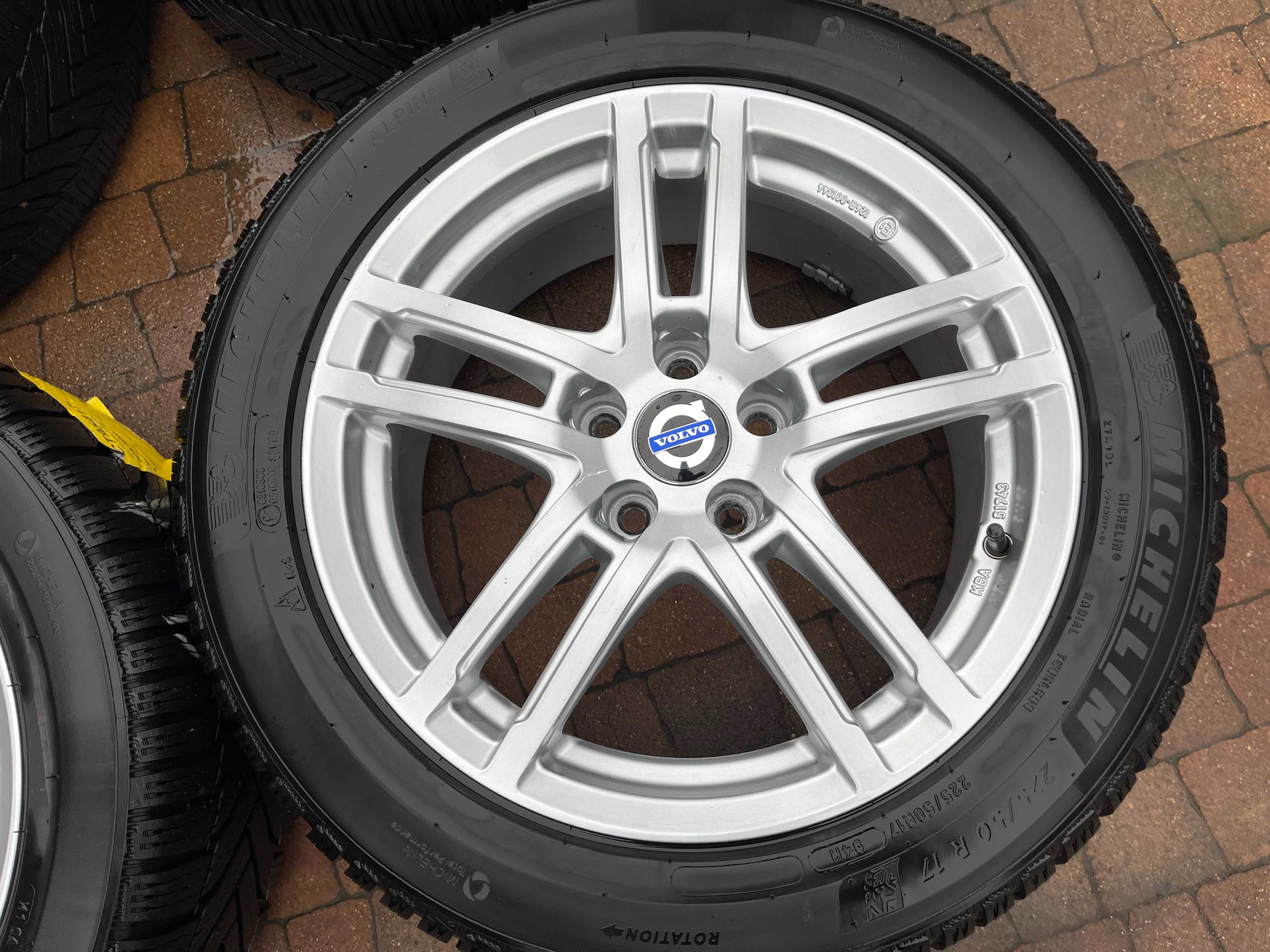 3687. Koła zimowe Volvo V60 II V40 V70 5x108 ET40.5 225/50/17 Michelin