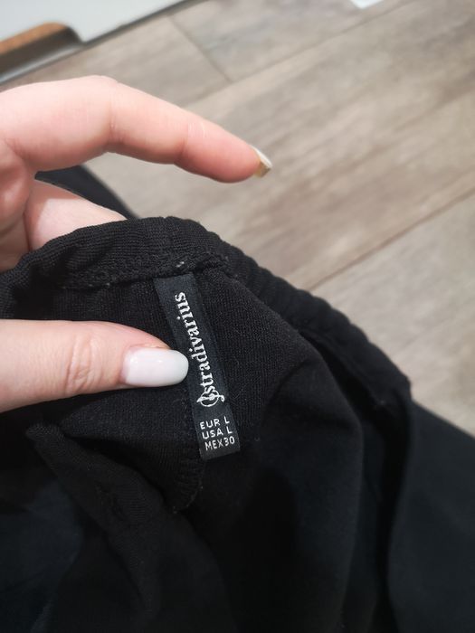 Sukienka Stradivarius L
