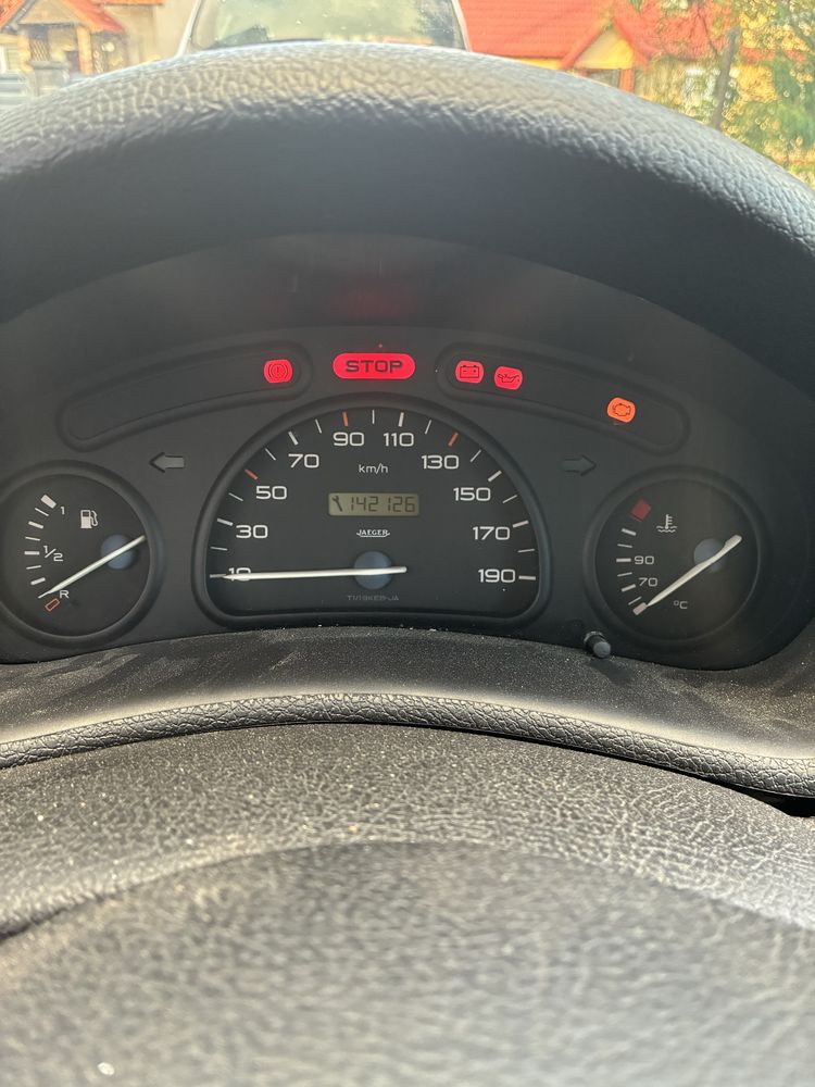 Sprzedam PEUGEOT 206 Niski przebieg