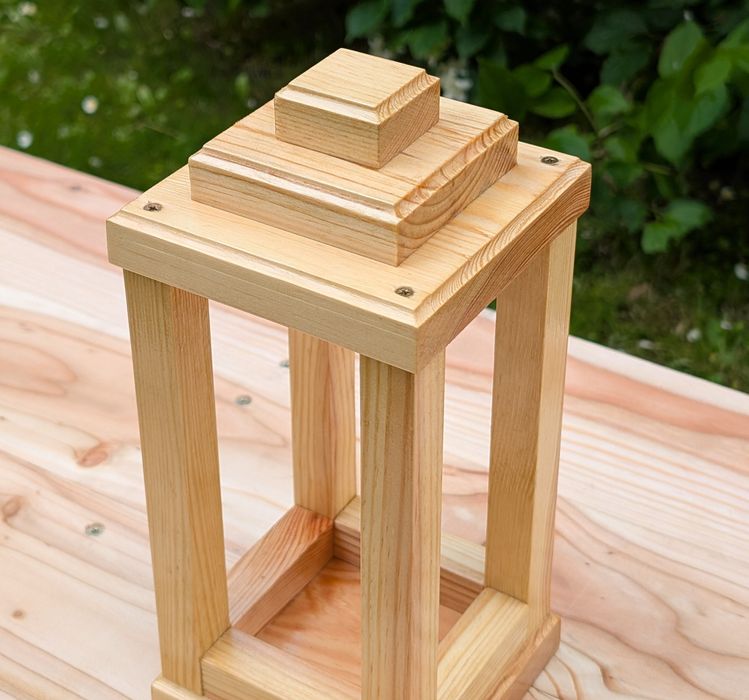 Lampion drewniany lakierowany 27/12