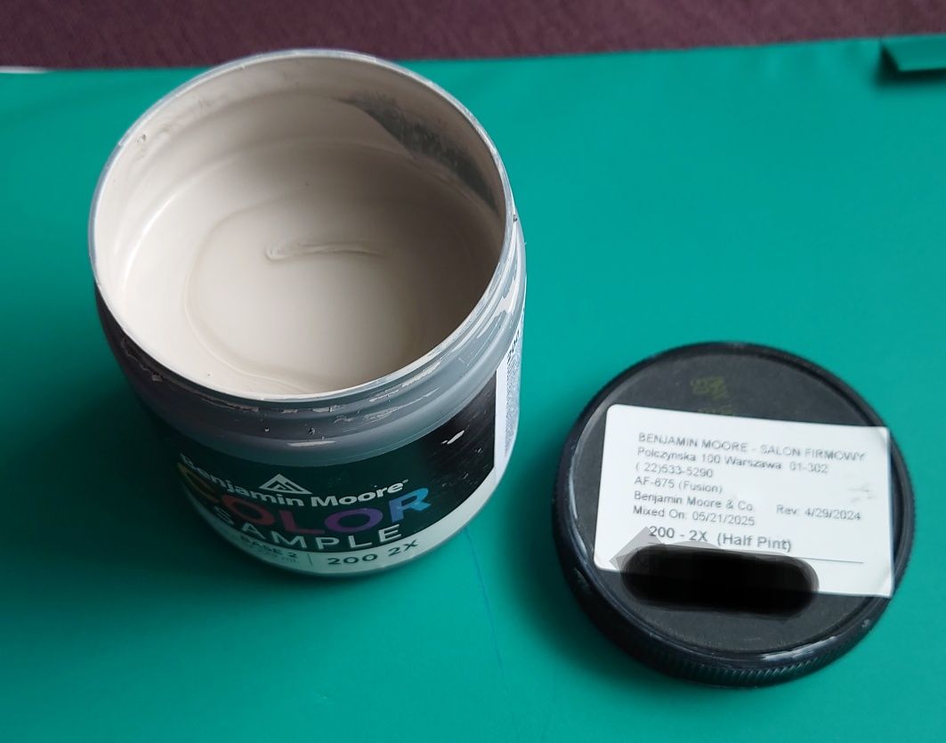 Tester farb Benjamin Moore