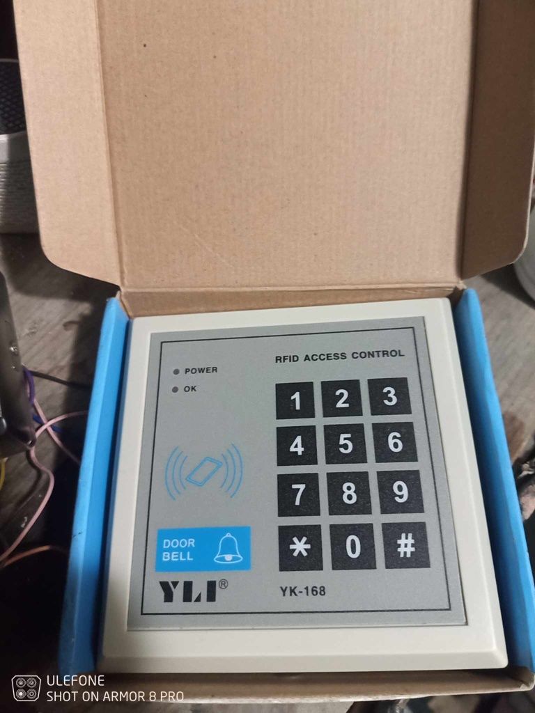 Кодова клавіатура Yli Electronic YK-168N з вбудованим зчитувачем карт/