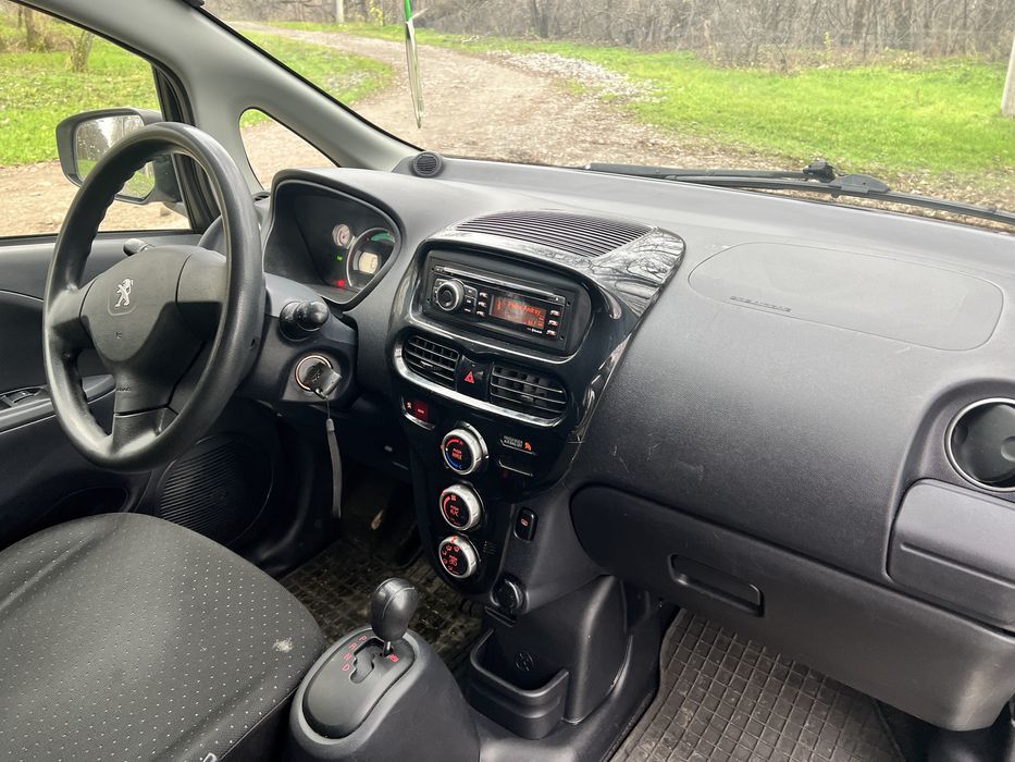 Електроавтомобіль Peugeot iOn