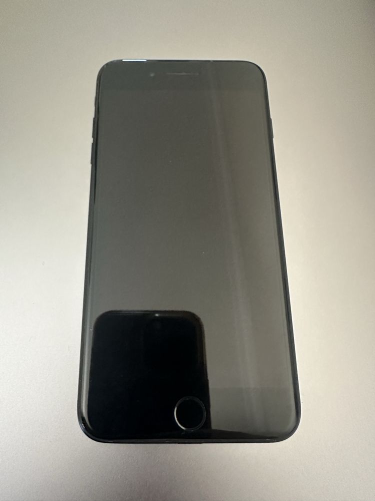Iphone 7 Plus 128GB com airpods incluidos.