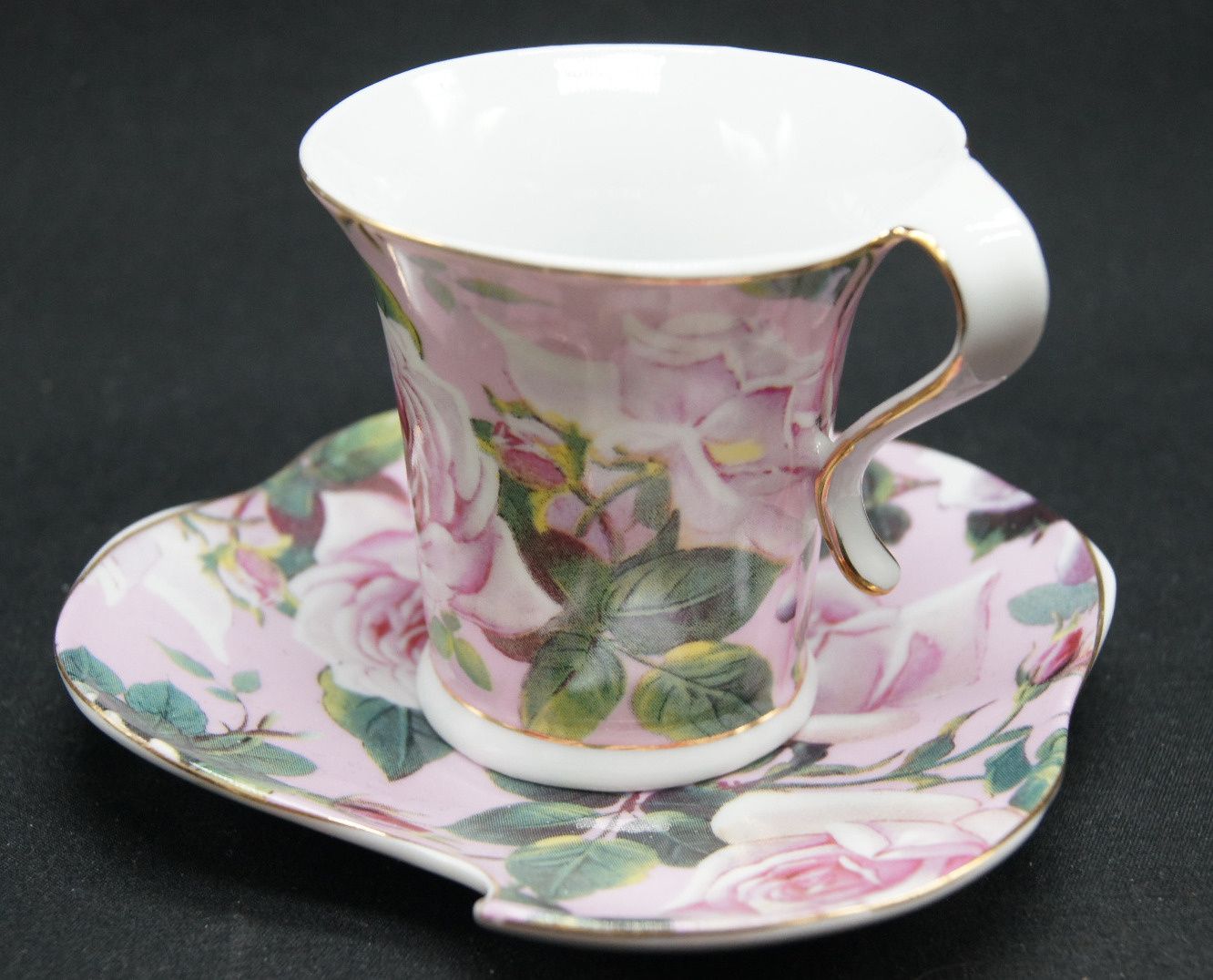 Filiżanka Porcelanowa w róże 90ml