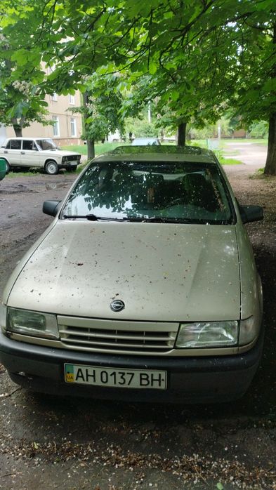 Продам Опель вектра а 1.8 бензин 1990 г. в.