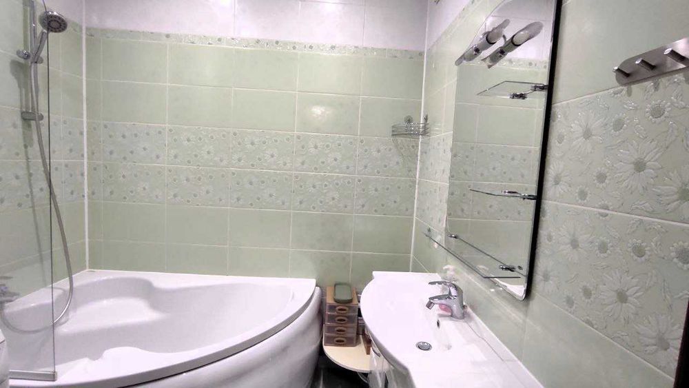 2к квартира + гараж. Будинок у парку «Веселка» напроти Файна Таун