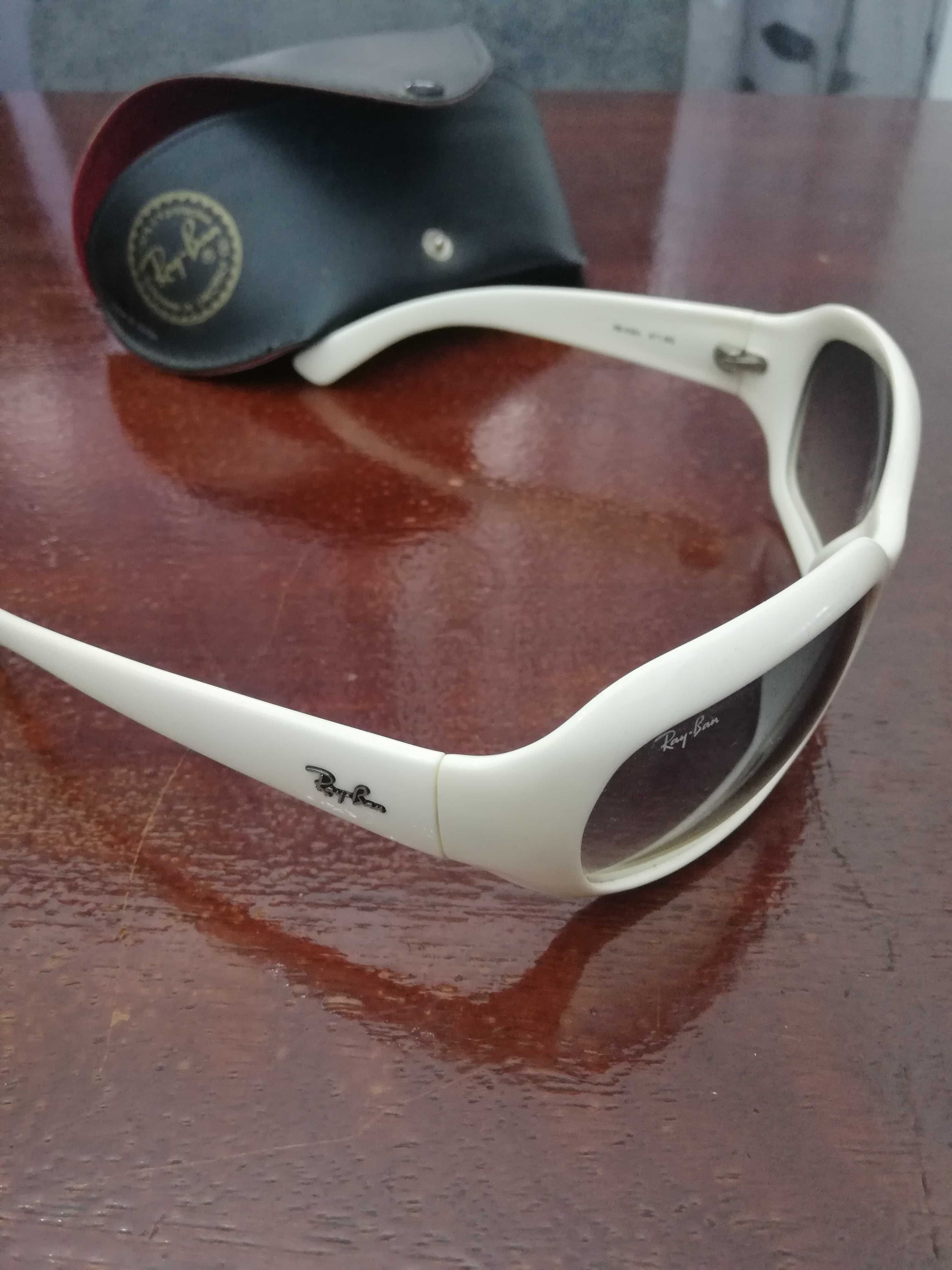 Óculos sol vintage Ray-Ban mulher plástico branco RB4062