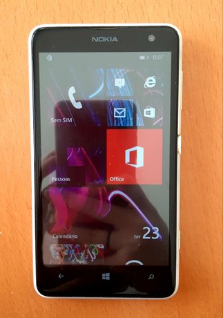 Nokia Lumia 625.