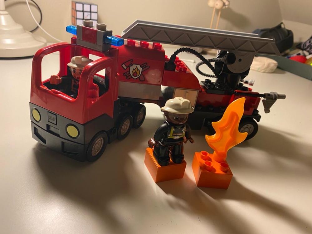 Lego Duplo 4977 Wóz strażacki