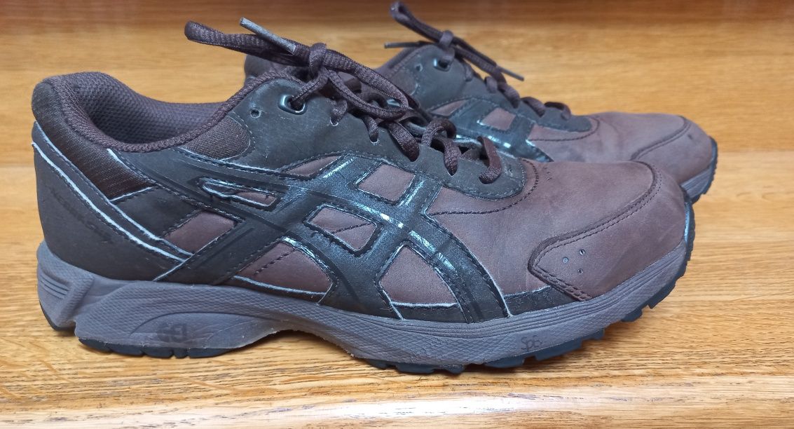 Buty sportowe skórzane brąz Asics Gel Nebraska Eu 41,5