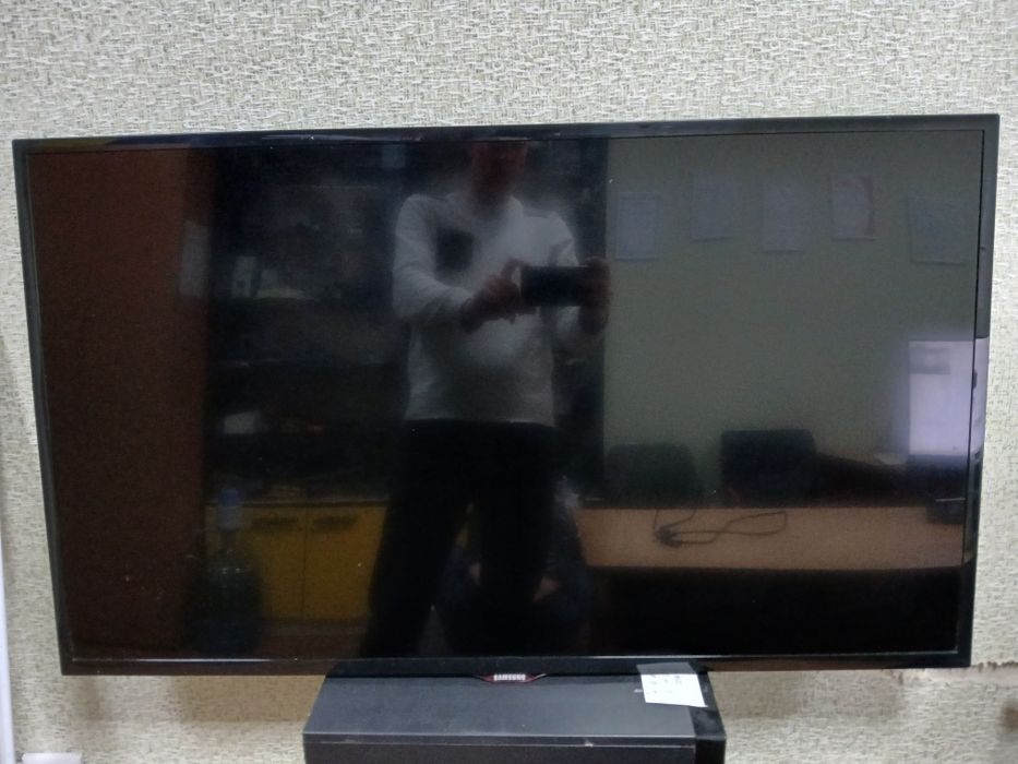 Телевізор Samsung UE42F5020AK