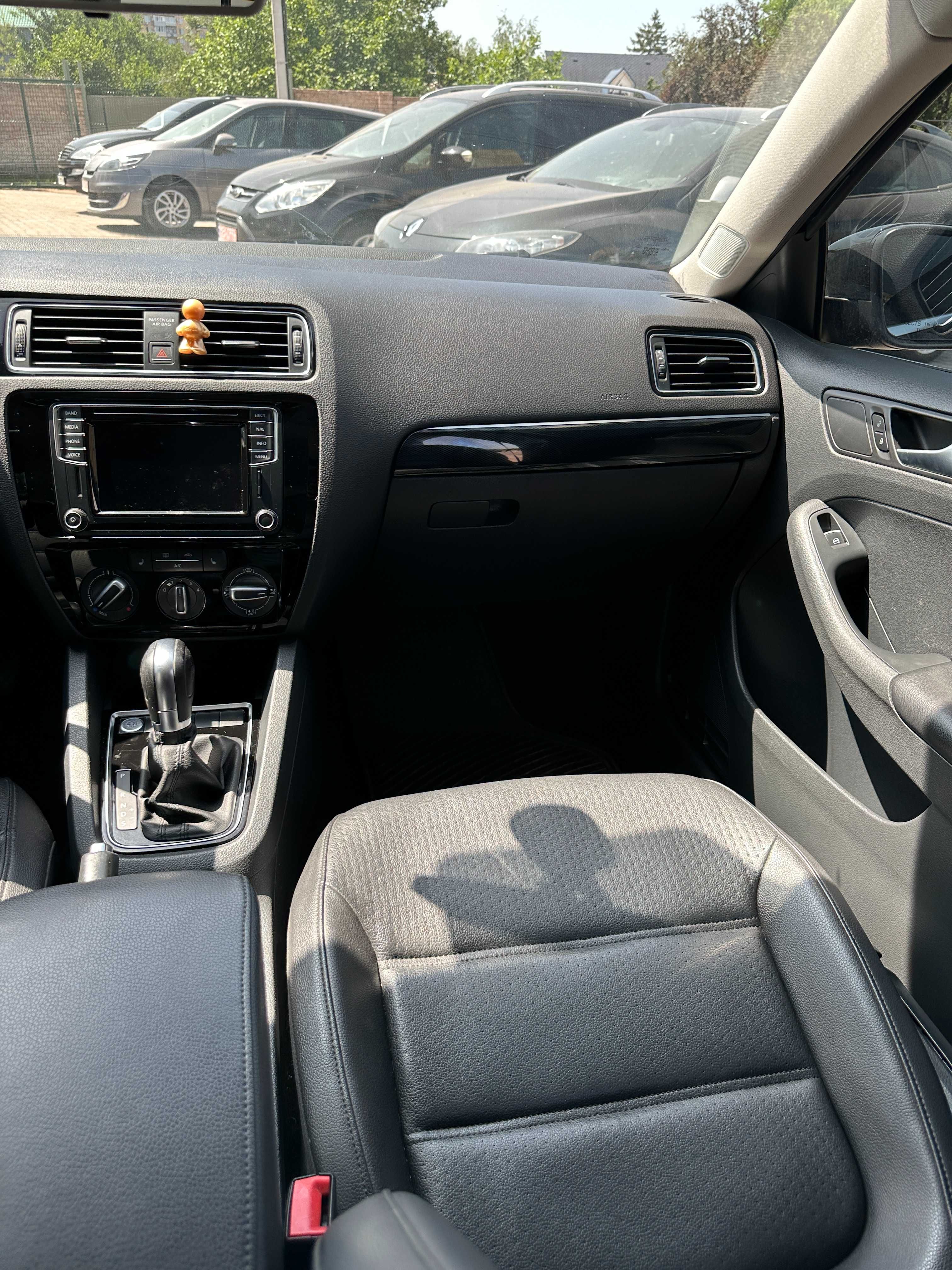 Продам  Volkswagen Jetta SEL 2016 рік можлива розстрочка,кредит!