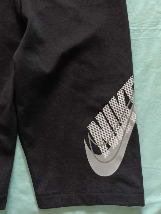 Шорти, велосипеди спортивні жіночі Nike