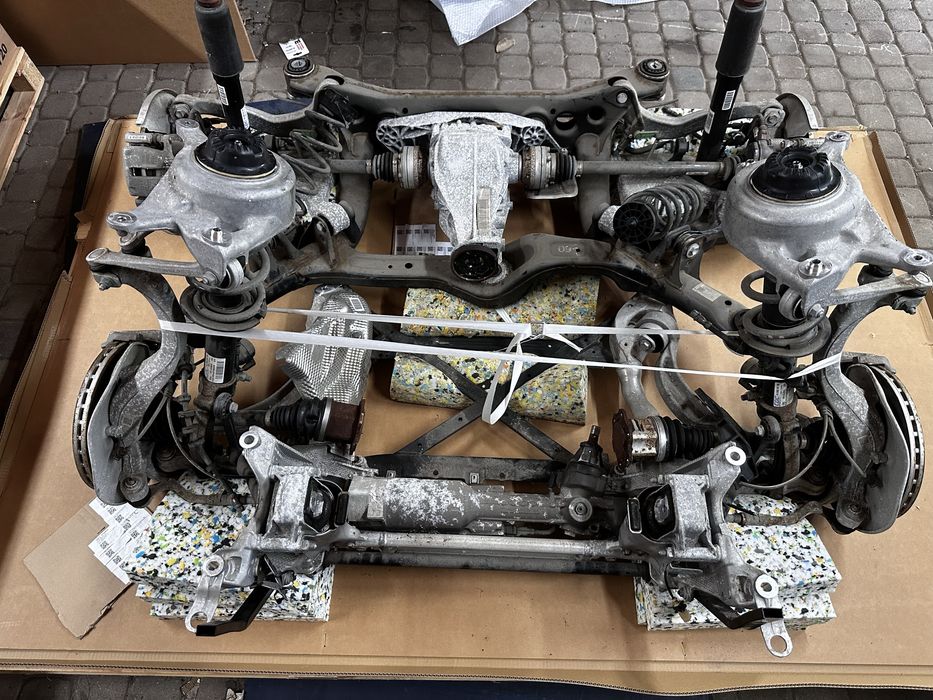Audi A5 8T A4 B8 Zawieszenie przód  Sanki Wózek Maglownica