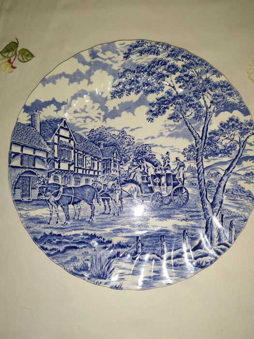 Pratos decorativos em porcelana inglesa