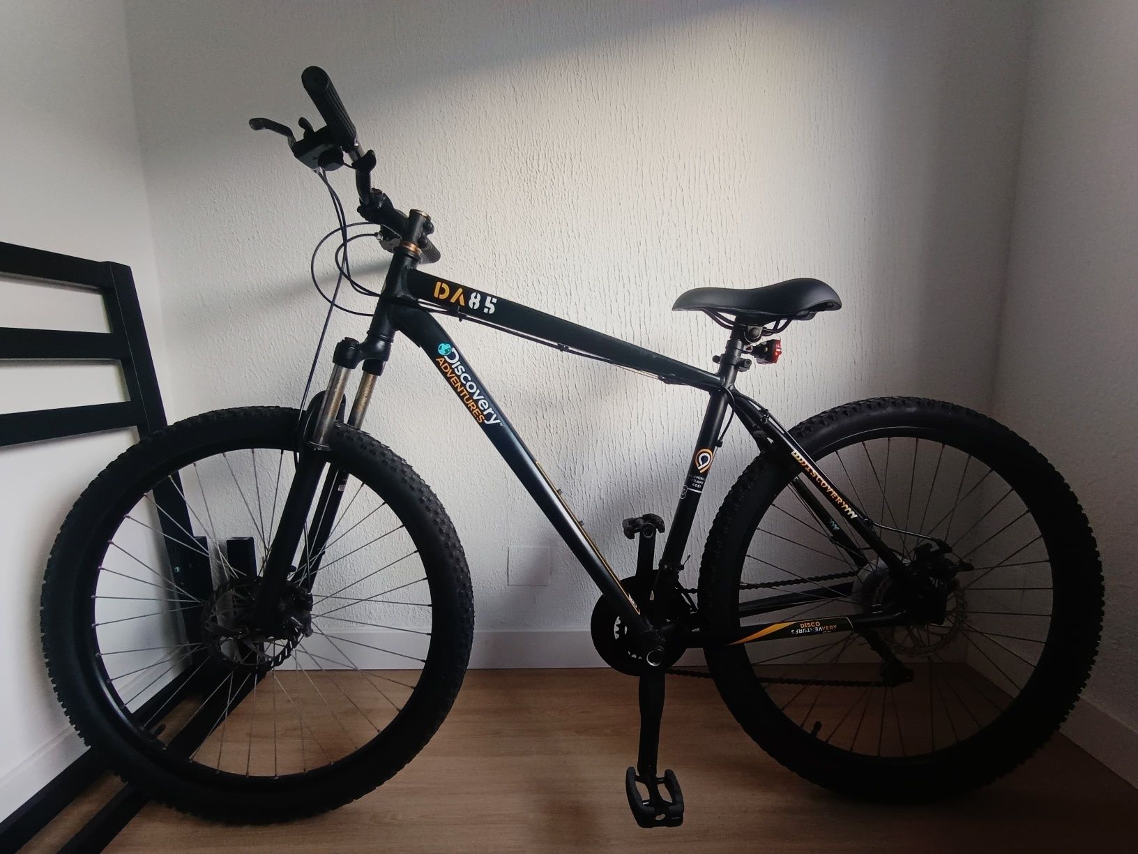 Bicicleta Esportes quase nova, à venda devido a mudança